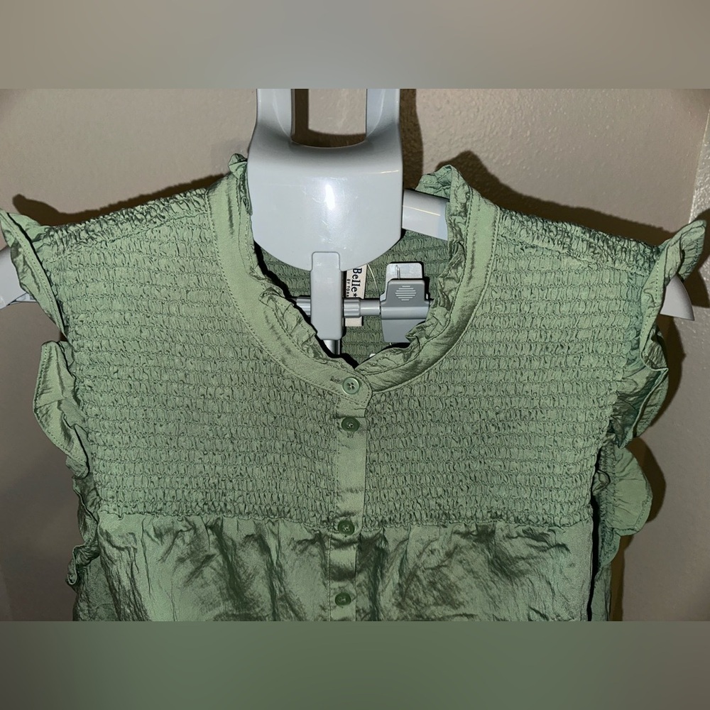 Torrid Light Green Ruffle Blouse NWT - Picture 4 of 7